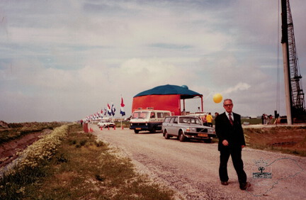 OB-00660 Feestelijkheden bij Windmolenpark